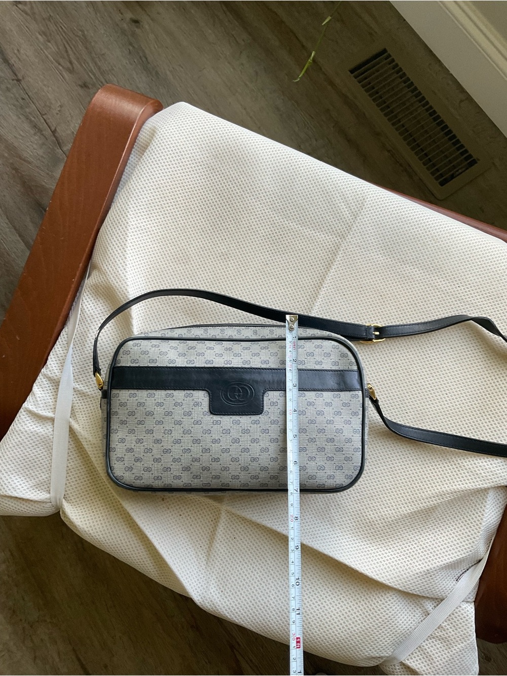 Gucci Bag - Picture 10 of 12